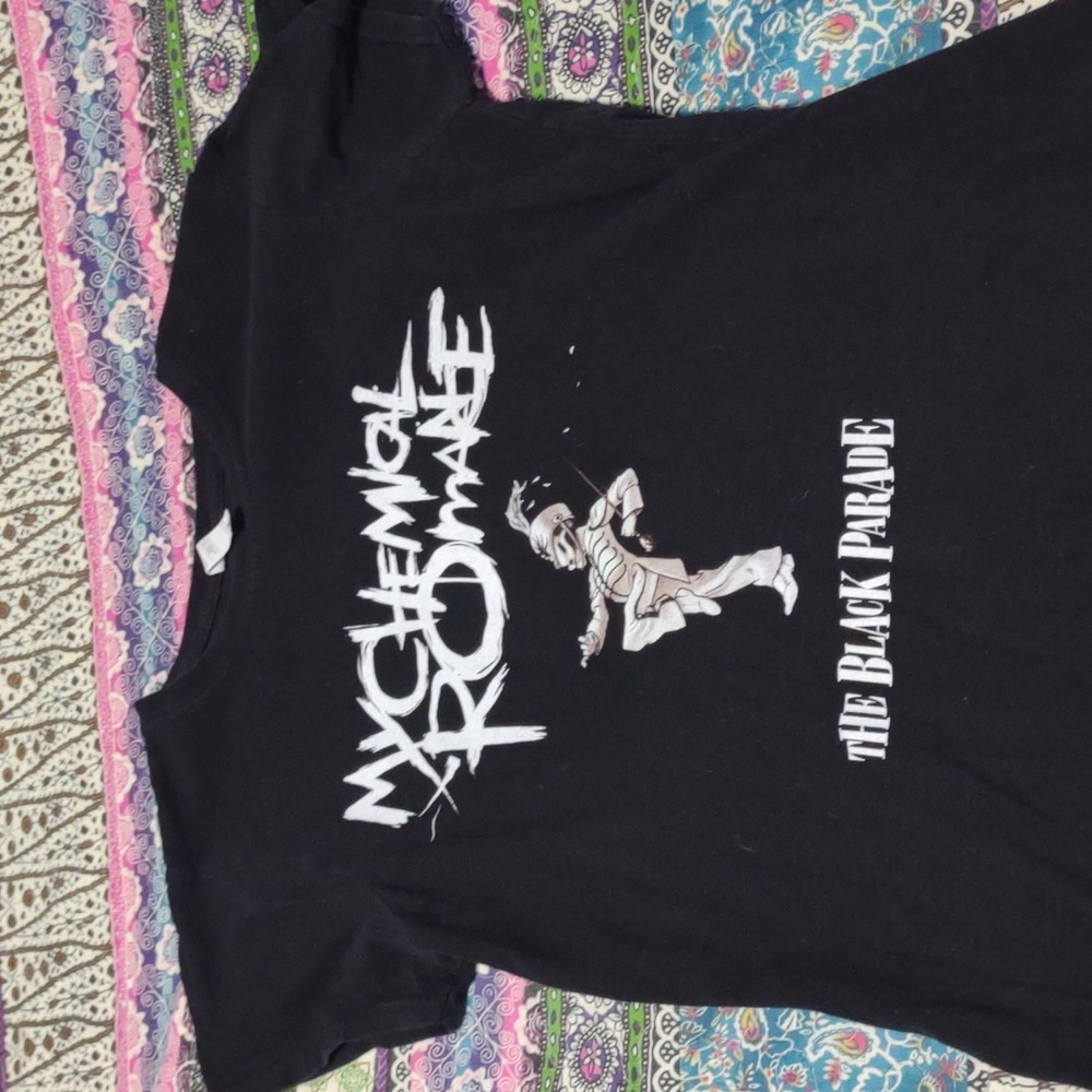 Black T-shirt